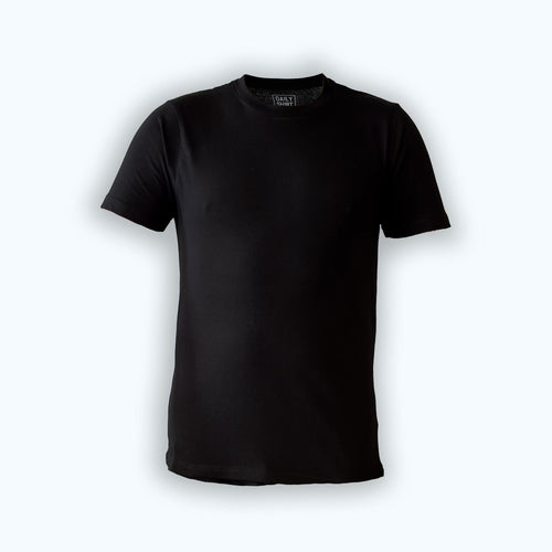 Schwarzes Basic T-Shirt für Herren und Unisex, freigestellt vor weißem Hintergrund – DailyShirt 100 % Baumwolle