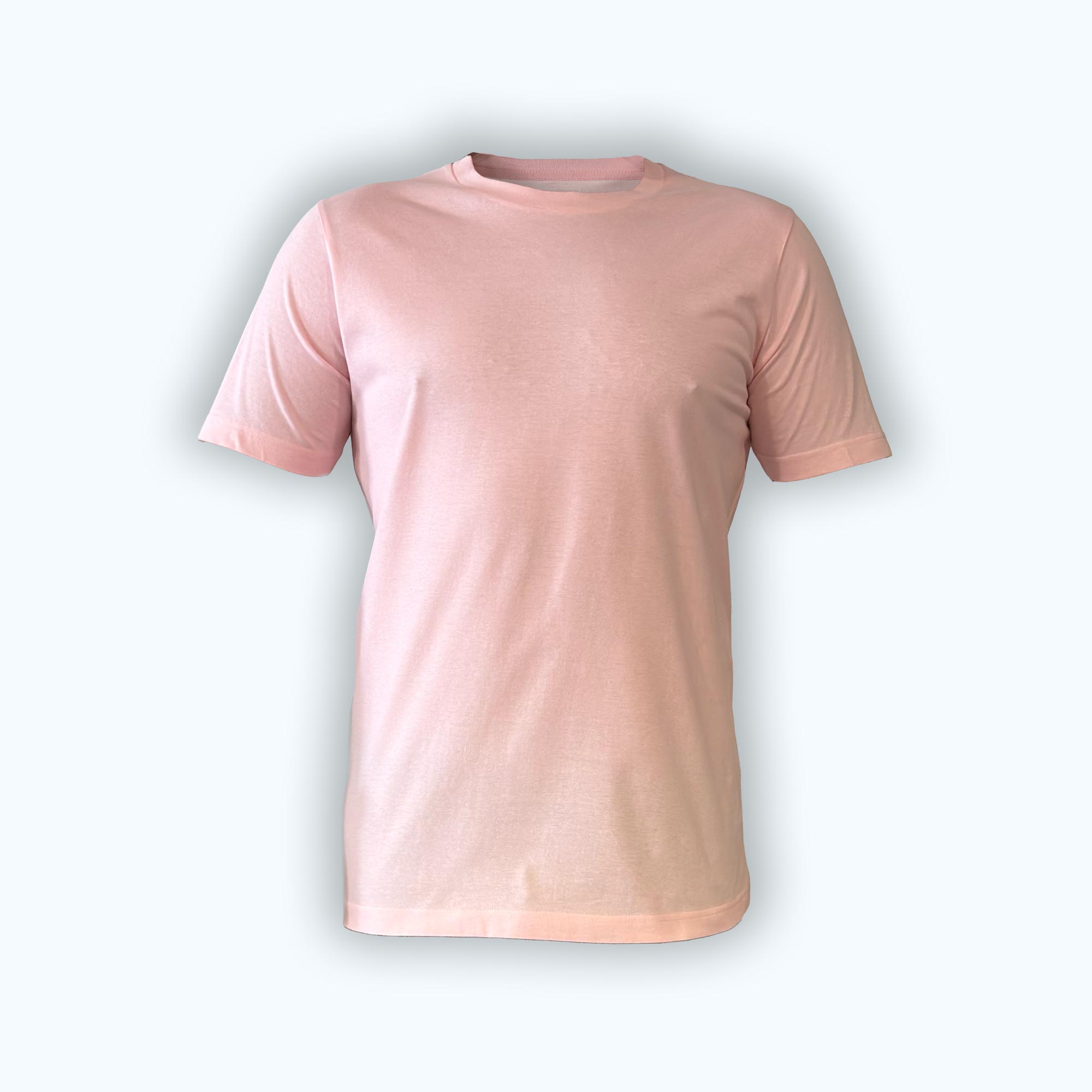 Pinkes Basic T-Shirt für Herren und Unisex, freigestellt vor weißem Hintergrund – DailyShirt 100 % Baumwolle